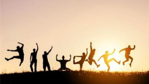 夢見一群人在跳舞是什么意思（夢到一群人跳舞歡快的場面）